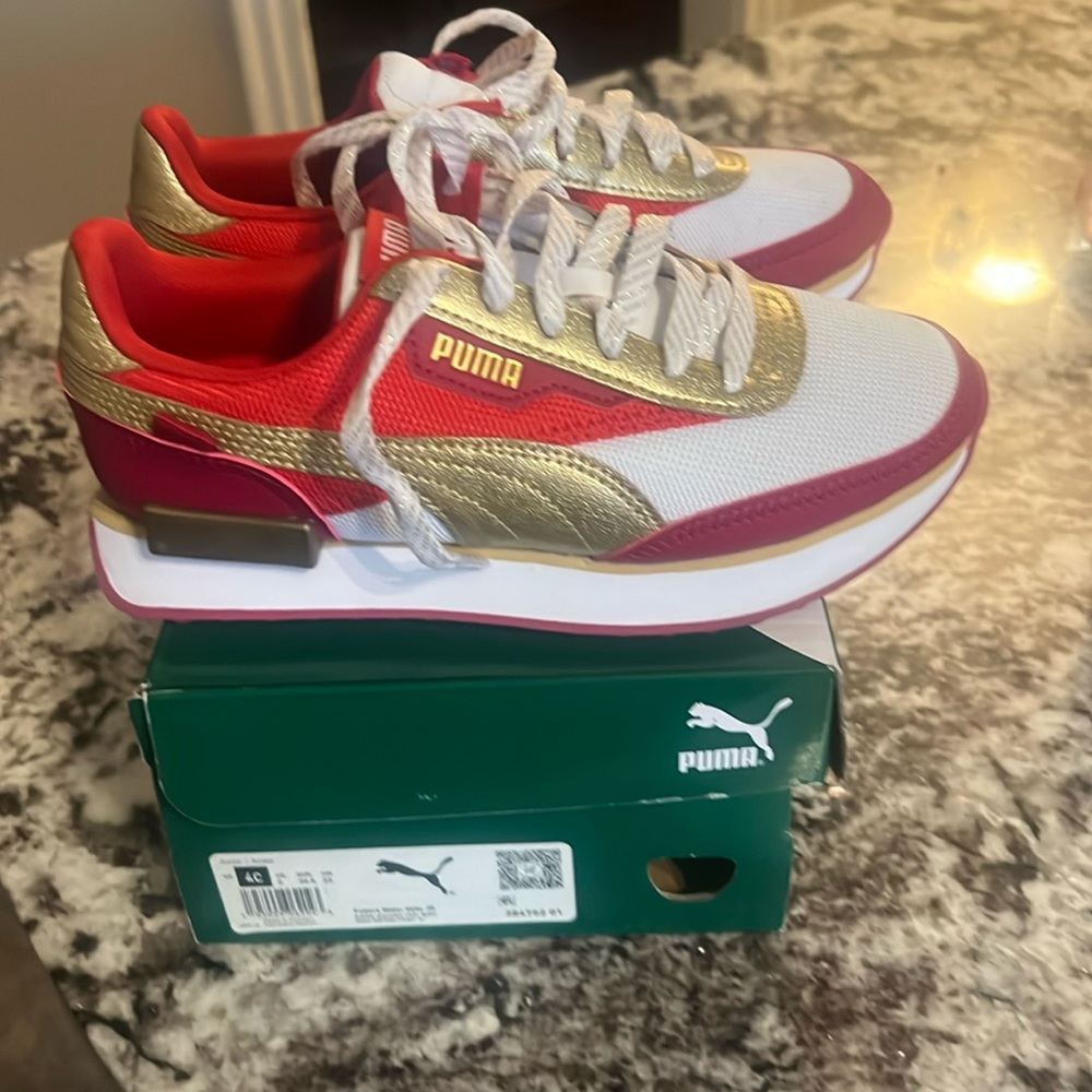 Girls size 4 Puma Sneakers, New